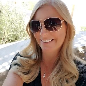 Meet your Posher, Kelli